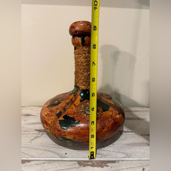 Vtg Leather Ship Decanter Italy Brass Anchor Ship's Captains Wheel Barware - Picture 8 of 9